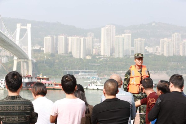 Nueve cuerpos son hallados tras accidente de autobús en China