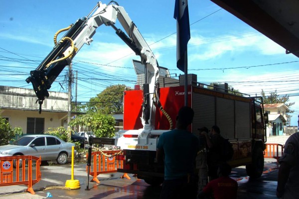 Entregan equipo de rescate a los bomberos ceibeños