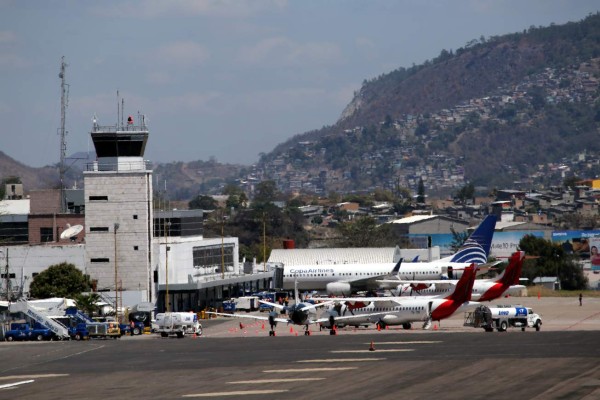 Desvían dos vuelos de Toncontín al Villeda Morales tras forzoso aterrizaje de avioneta