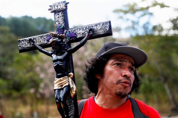 Un Cristo Negro encabeza la caravana de migrantes hondureños&nbsp;&nbsp;