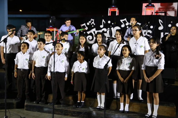 Derroche de talento en concierto 'Jesus Loves Me”