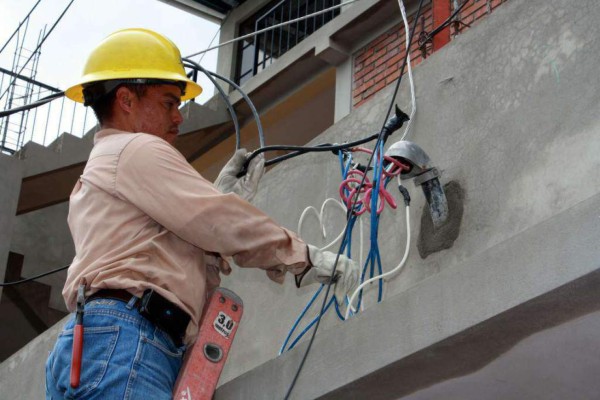 EEH suspenderá energía a 8,000 clientes diarios por falta de pago