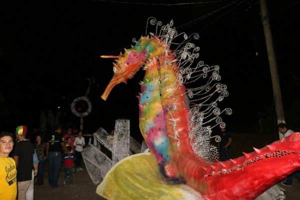 La quema de chimeneas gigantes en Santa Bárbara fue toda una sensación