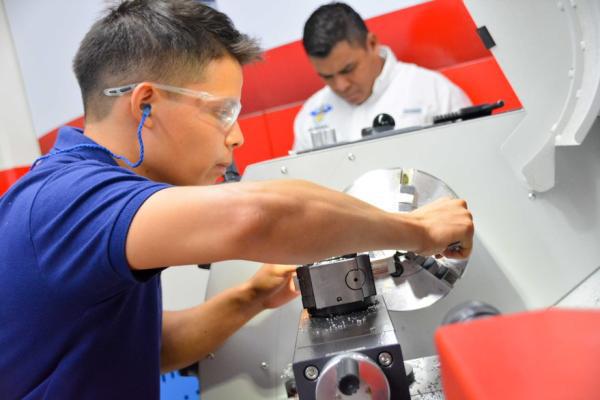 Unah planea tener 44 técnicos universitarios próximamente