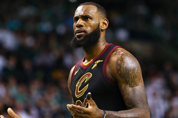 Critican a Trump por comentario 'racista' contra Lebron James