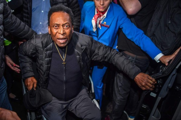 Pelé será operado porque tiene un cálculo en las vías urinarias