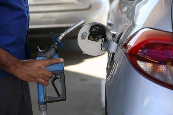 El Reino Unido prohibirá nuevos vehículos de gasolina y diesel desde 2040