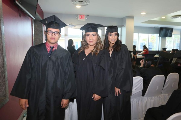 Alegría por graduaciones de Unitec y Ceutec