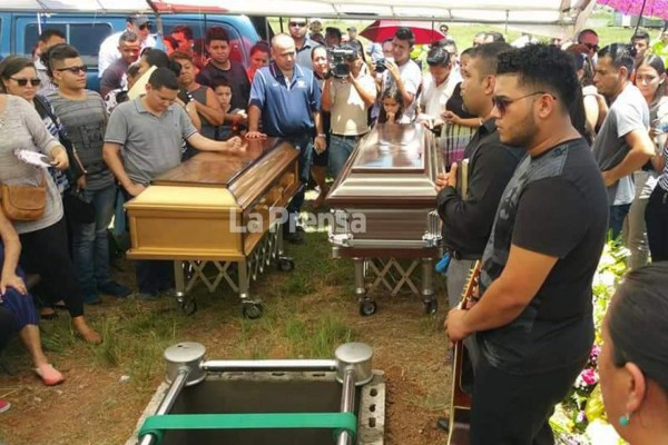 Sepultan a esposos que fueron embestidos por conductor ebrio en Comayagua