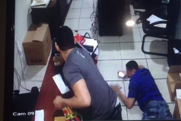 Video: Hombre se salva de morir en asalto en La Ceiba