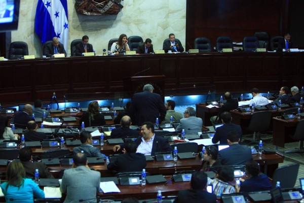 17 líneas investigativas sigue la Fiscalía en el caso del IHSS