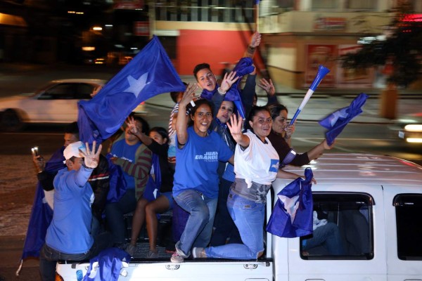 Con caravanas, nacionalistas reafirman apoyo a Hernández