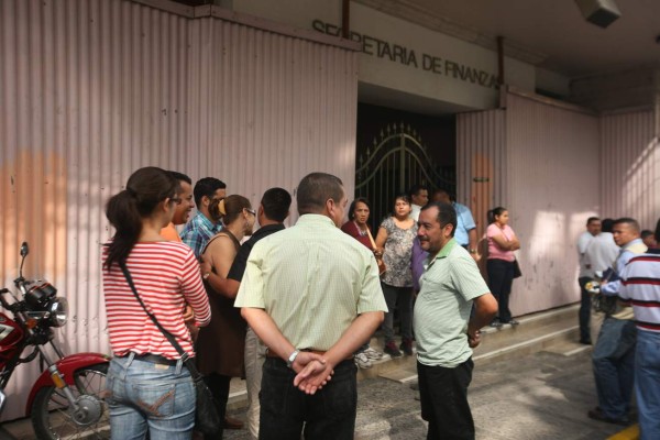 A partir de mañana pagan salario de julio a docentes