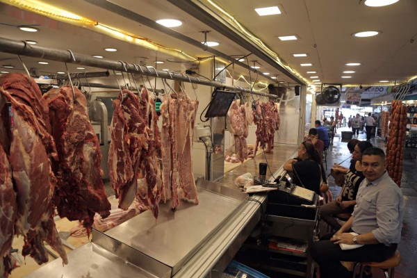 Bajan precios de los lácteos y sube el de la carne de cerdo