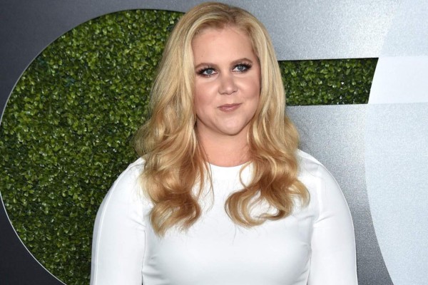 Amy Schumer pide a Maroon 5 que no cante en el Super Bowl