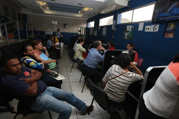 Abonados ya tienen una instancia para reclamar por mal servicio de la Enee