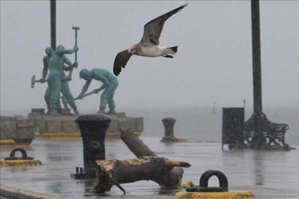 'Ingrid' se convierte en huracán cerca de las costas de México