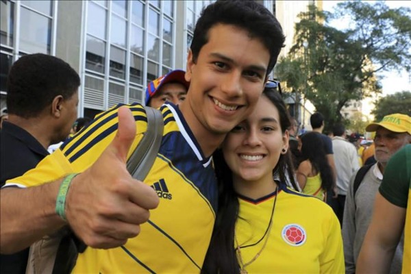 Amarillo, azul y rojo de Colombia se toman desde tempranas horas el Mineirao