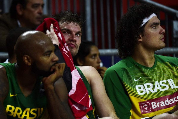 Serbia da paliza a Brasil en cuartos de final del mundial de baloncesto