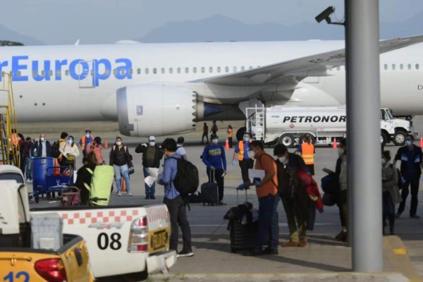 Iniciarán proceso de adquisición de vuelos chárter para repatriar a hondureños en España