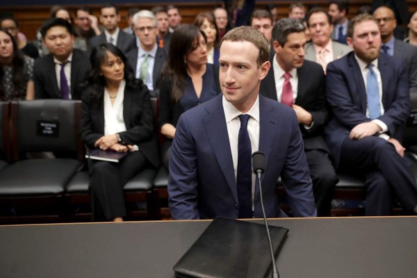 Zuckerberg: Es inevitable regular con leyes las redes sociales