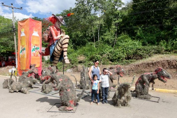 El flautista del nunca jamás llama la atención por las ratas que lo rodean.