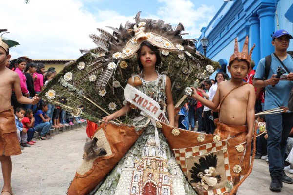 Gracias da ejemplo de identidad nacional al celebrar a Lempira