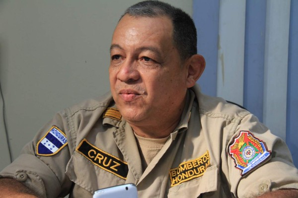 Unas 5,000 llamadas falsas al día se reciben en el 911 y 198