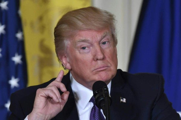 Trump promete 'fuego' a Corea del Norte si sigue con sus amenazas