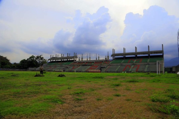 Así de descuidado está el estadio del Marathón por falta de dinero