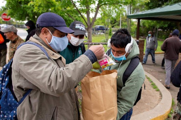 La pandemia dispara desempleo en EEUU al 14.7%