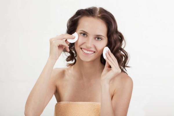 ¿Podría una vitamina tener un rol en los brotes de acné?