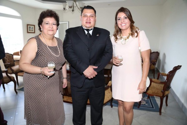 Bienvenida al nuevo embajador de Perú