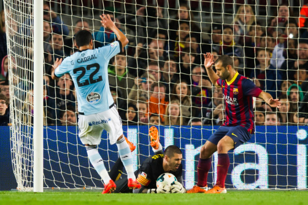 El Barça mete presión con un triunfo ante el Celta que le sale caro