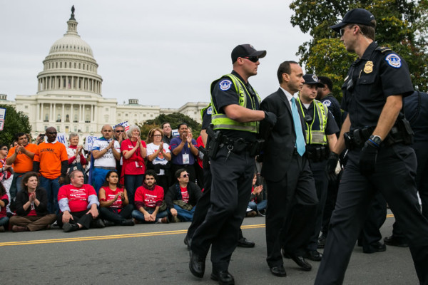 La Casa Blanca insiste en que es hora de aprobar reforma migratoria