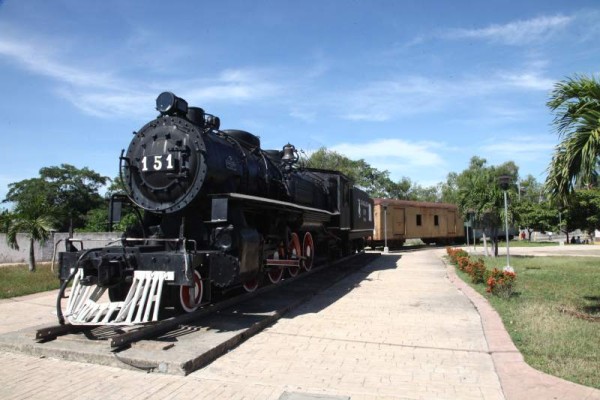 MÁQUINA HISTÓRICA. Fueron las máquinas más modernas y grandes en su momento que pertenecieron a la Tela Railroad Company. Fotos: Franklin Muñoz
