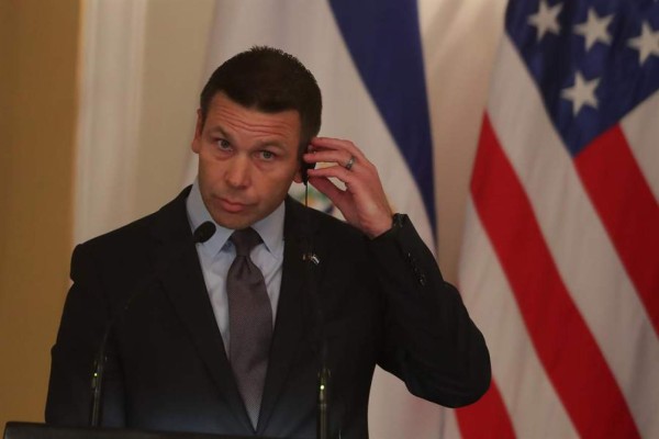 Trump anuncia la salida de McAleenan, secretario de Seguridad Nacional