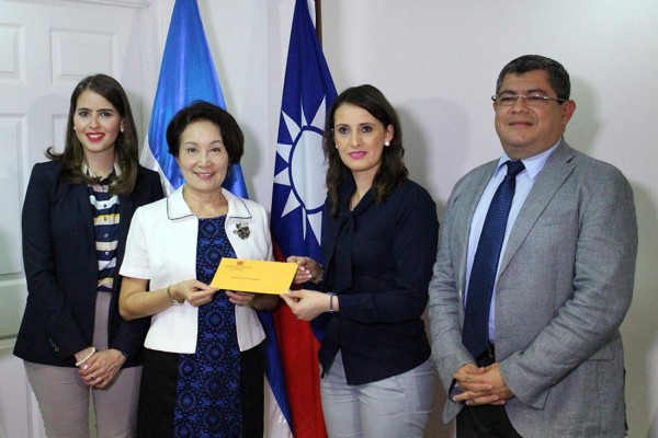 Taiwán dona L2.4 millones para centro de operaciones migratorias