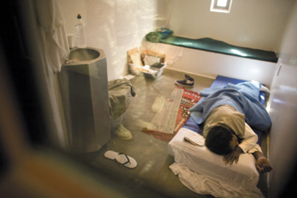 Prisión de Guantánamo, humillación y tortura