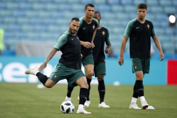 Compañero de Cristiano Ronaldo no ve a Portugal favorita