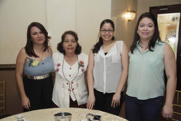 Grupo Opsa festeja a las mujeres en su día