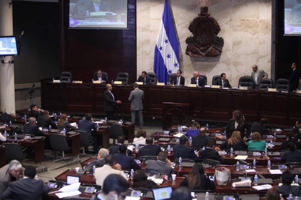 Comisión deberá resolver cinco peticiones de plebiscito