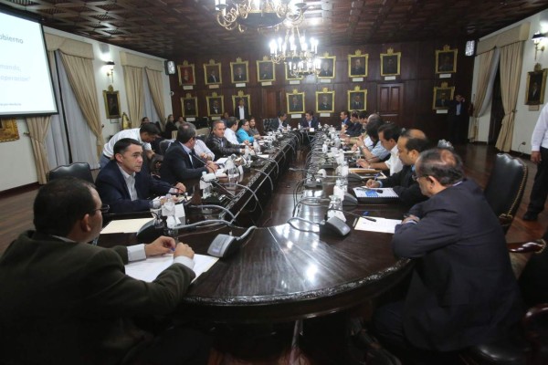 Gobierno hondureño supera meta de reducción de déficit