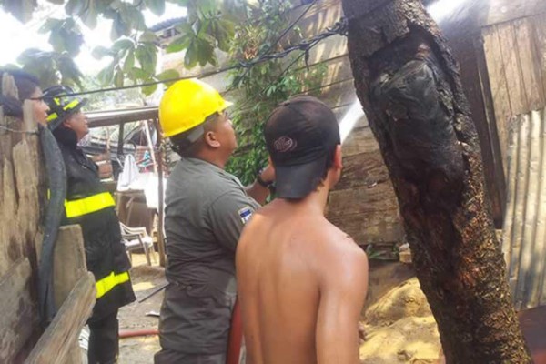 Incendio destruye más de 20 viviendas en el norte de Honduras