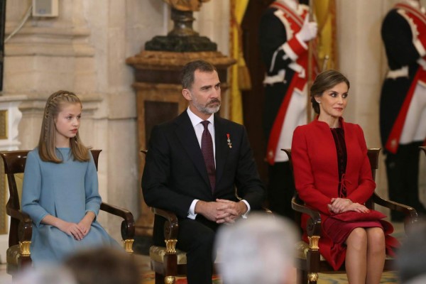 Rey Felipe VI celebra sus 50 años imponiendo la mayor condecoración a su heredera