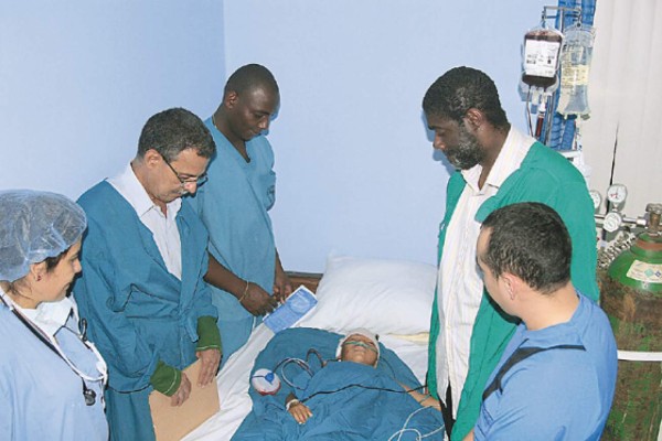 Asoma una esperanza para la pequeña Reina