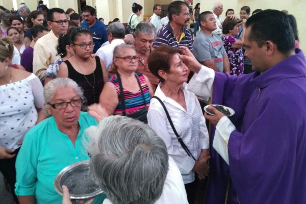 Hondureños celebran el miércoles de ceniza, inicio de la Cuaresma