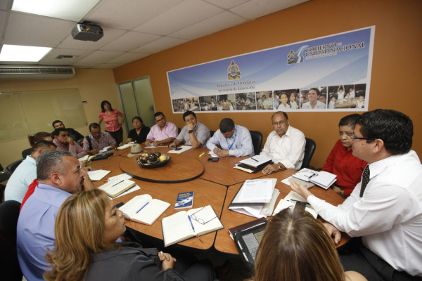 Dirigentes magisteriales proponen pacto