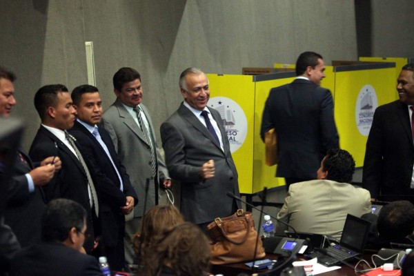 En orden Congreso realizó la quinta votación de magistrados