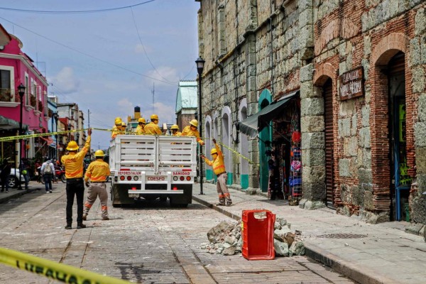 Aumentan a seis los muertos por terremoto de 7,5 en México